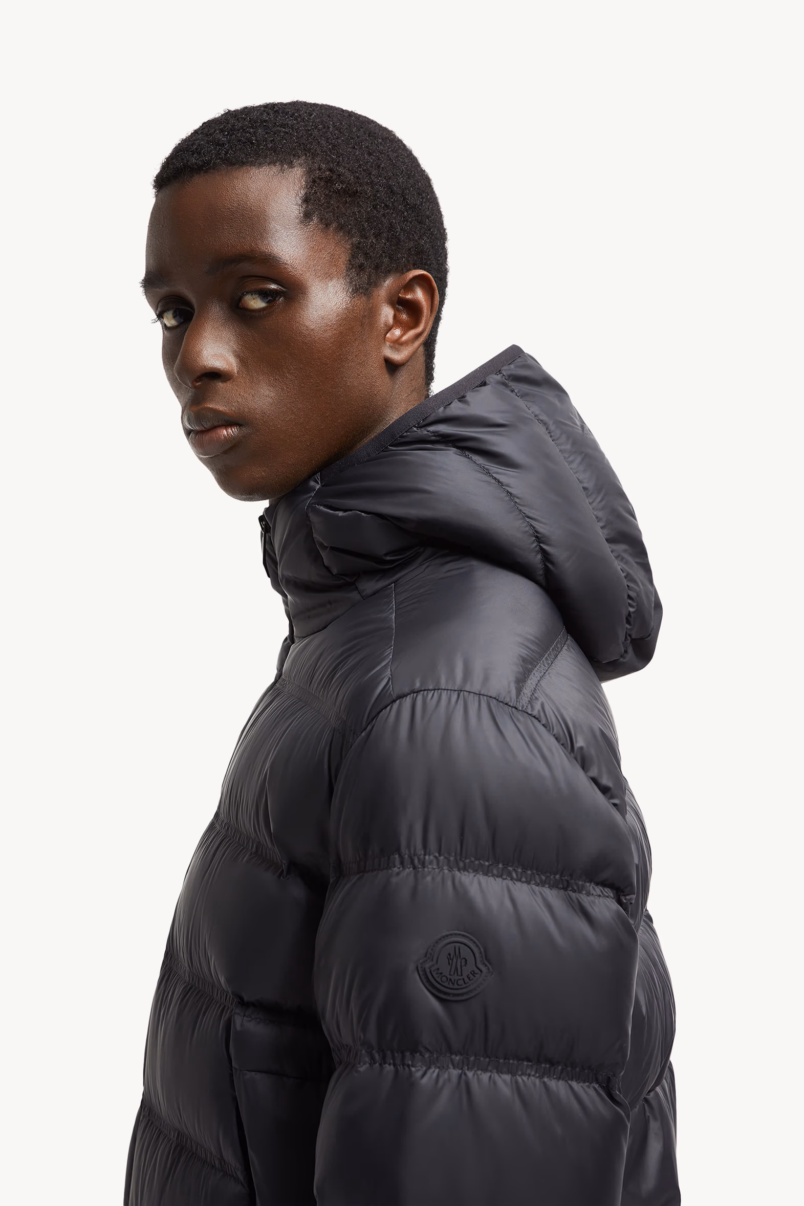 Plumífero corto con capucha Gardy Hombre Negro Moncler 9